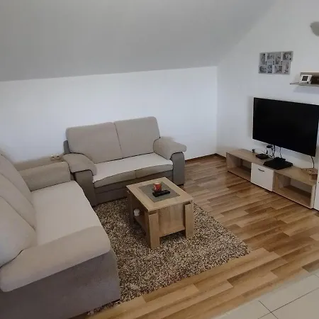 Misljen Apartman House Apartment Lisane Ostrovicke