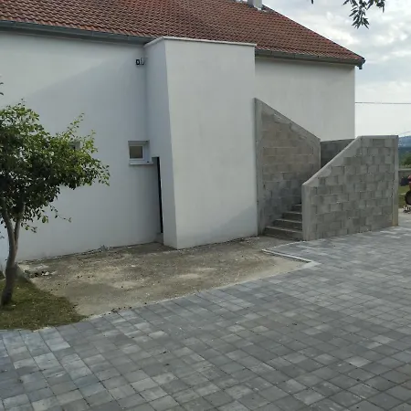 Misljen Apartman House *