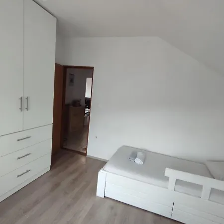 Misljen Apartman House Apartment Lisane Ostrovicke