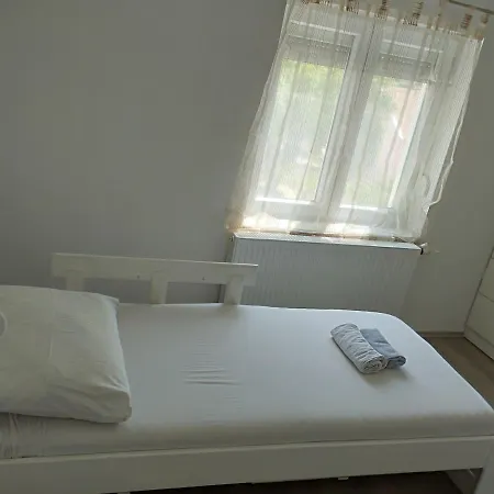 Misljen Apartman House * Lisane Ostrovicke