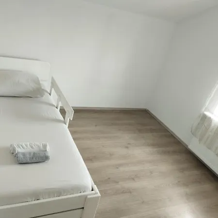 Misljen Apartman House Apartment